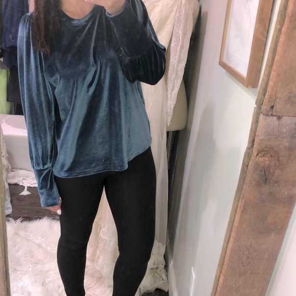 Loft crushed velvet blue top size large - Picture 3 of 6